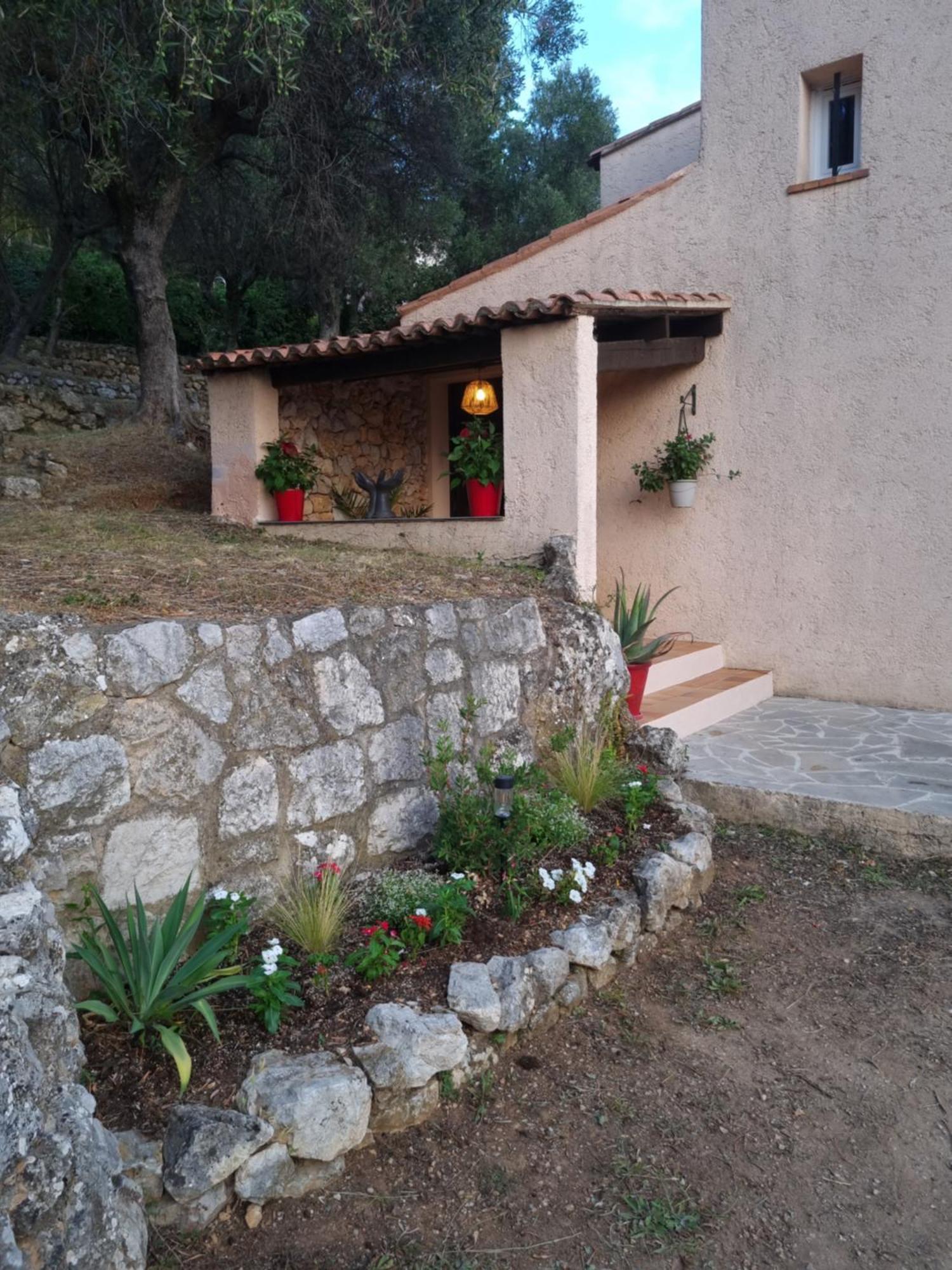La Melenzanice Castagniers Exterior foto